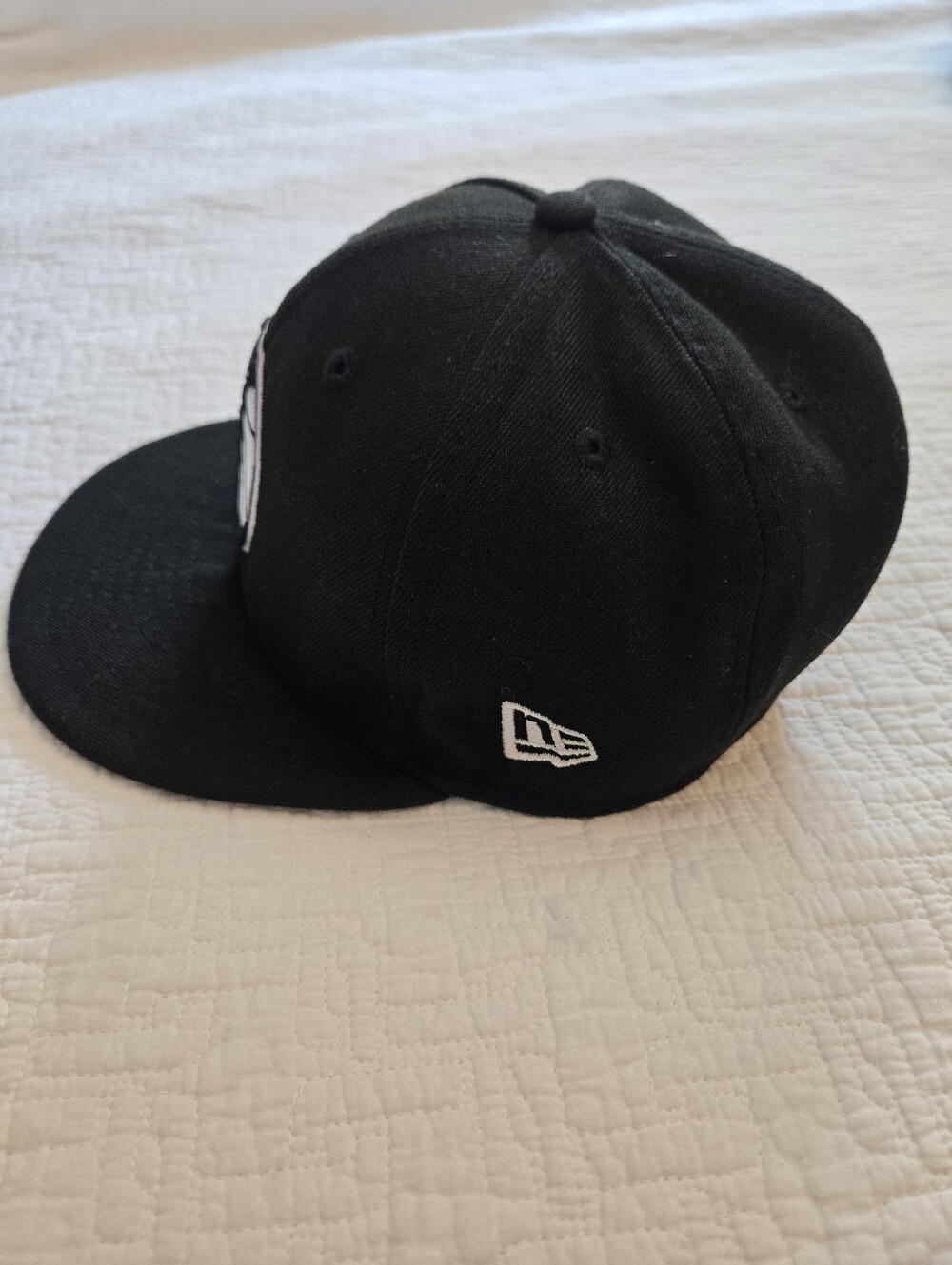 New Era 9 Fifty Dallas Mavericks Black & White Snapback Hat - Picture 2 of 5